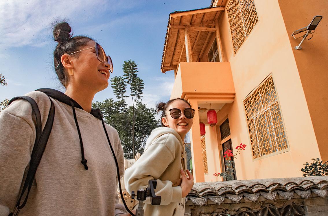 中國(guó)鄉(xiāng)村旅游新殺出一匹“黑馬”，人們都往這跑，深秋旅游真火爆