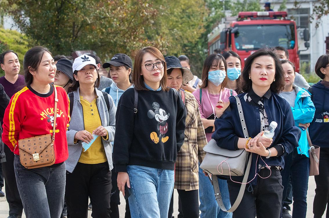 中國(guó)鄉(xiāng)村旅游新殺出一匹“黑馬”，人們都往這跑，深秋旅游真火爆