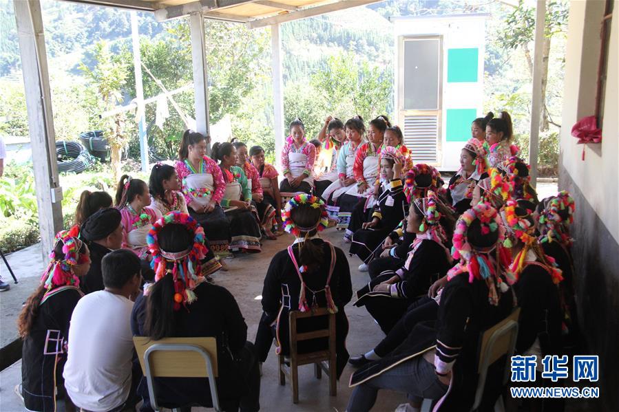 （五中全會精神在基層·圖文互動）（5）天津、福建、廣東、云南等地創(chuàng)新形式讓黨的十九屆五中全會精神“飛入尋常百姓家”