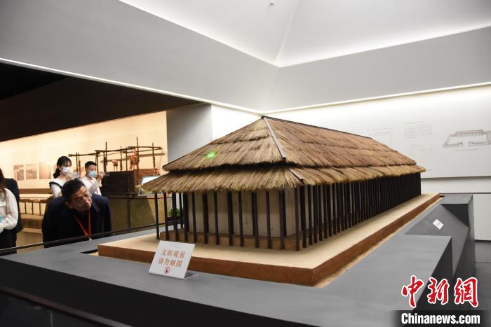 圖為商代宮殿復(fù)原模型。　王宇 攝