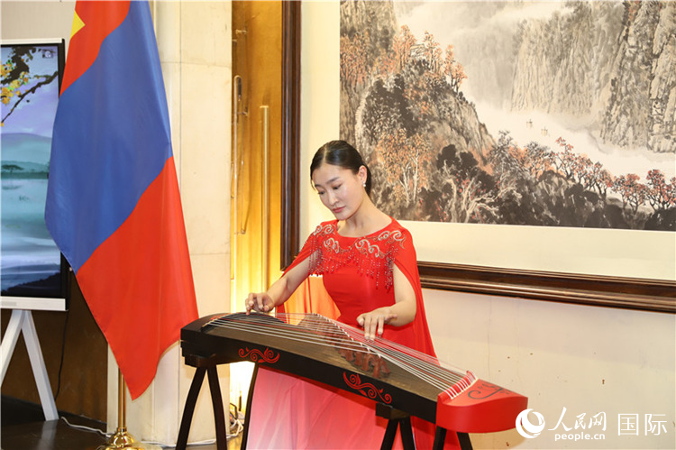 古箏表演。人民網(wǎng)記者 霍文攝